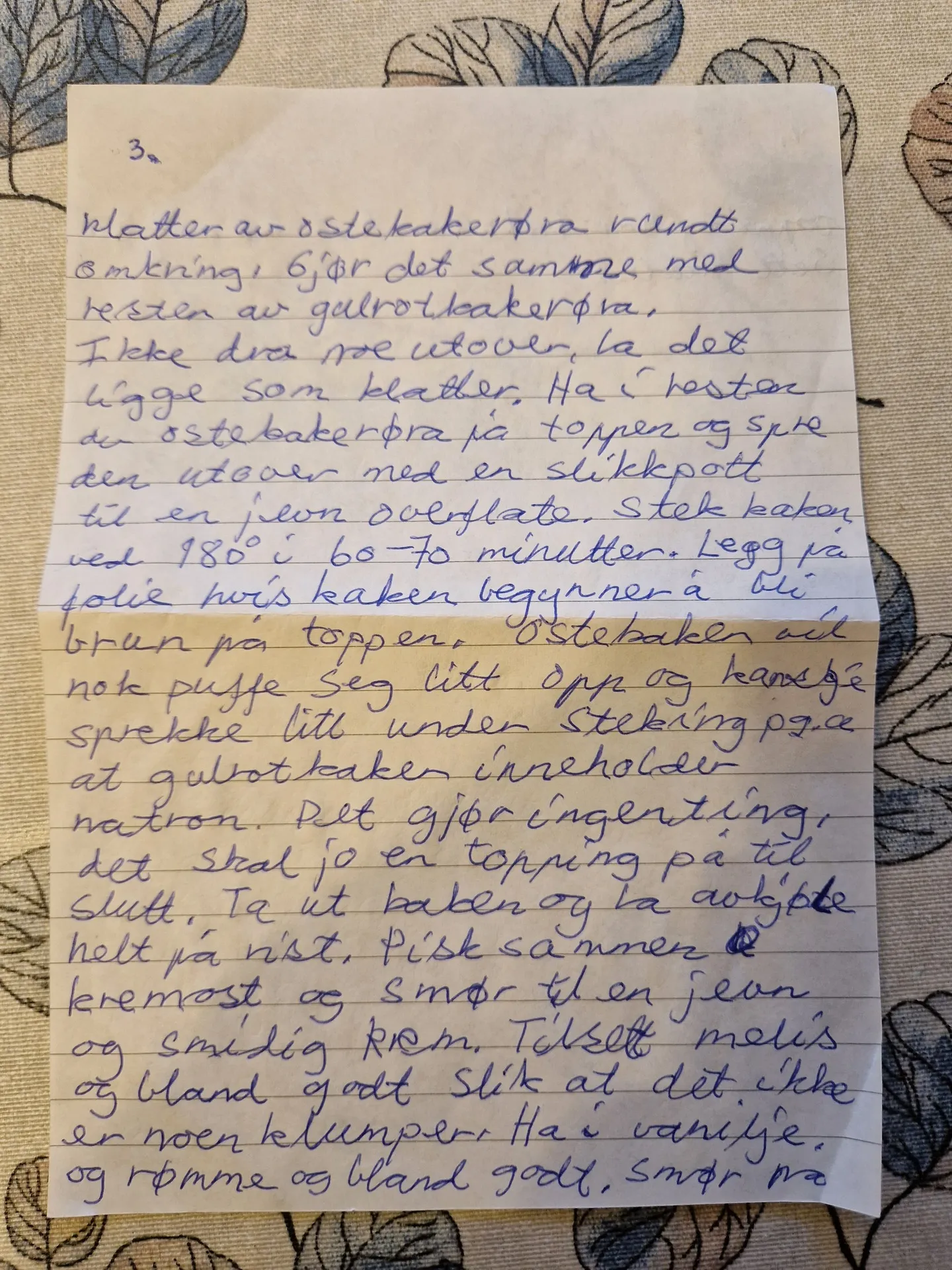 Bilde (2) av oppskrift for Ostekake med hvit sjokolade og gelèlokk